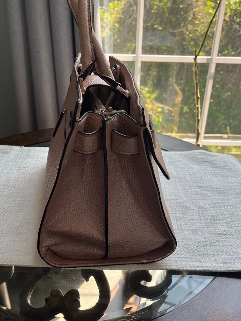 Pink Guess Handbag - Picture 2 of 6
